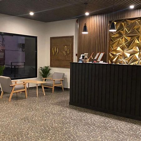 רוקסס סיטי Rudolfo Suites מראה חיצוני תמונה