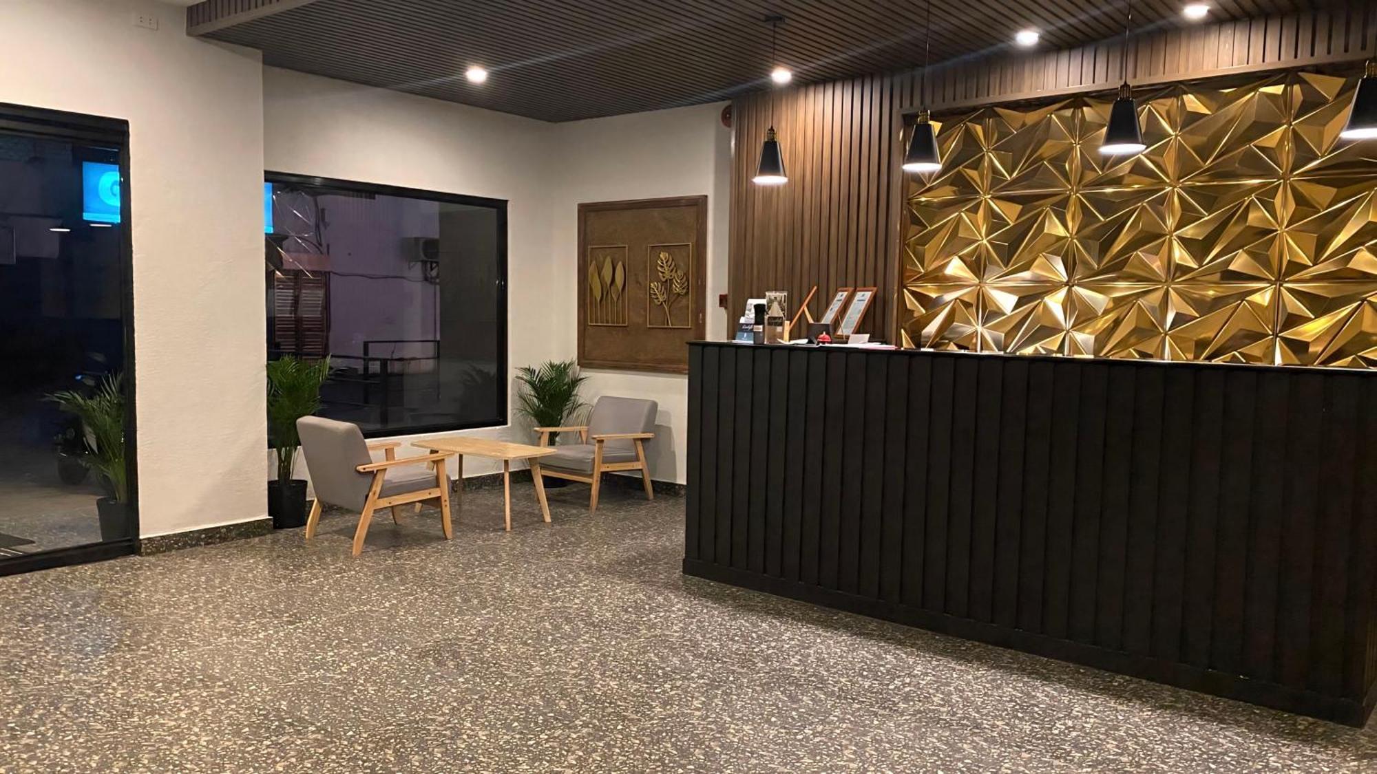 רוקסס סיטי Rudolfo Suites מראה חיצוני תמונה