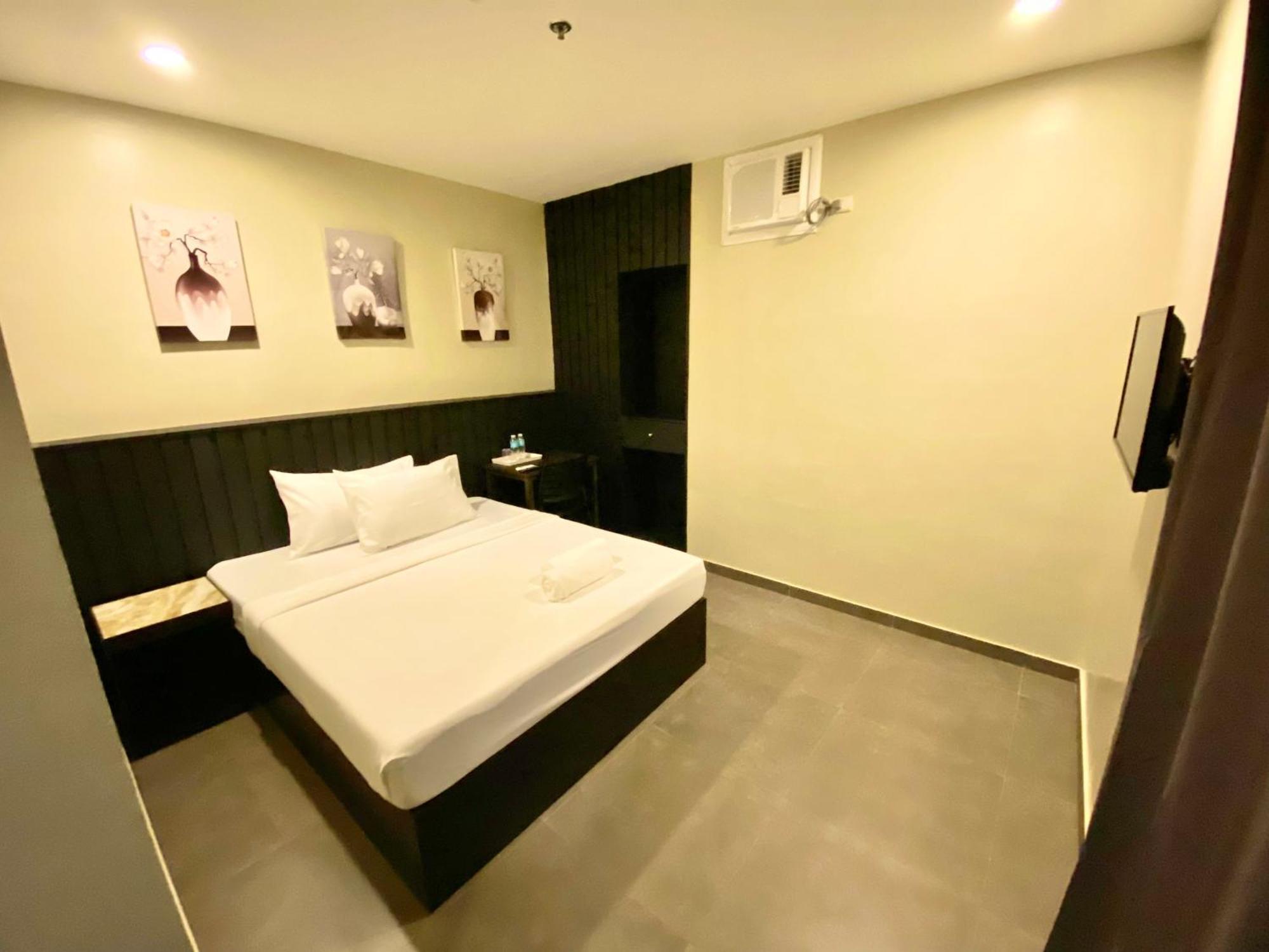 רוקסס סיטי Rudolfo Suites מראה חיצוני תמונה