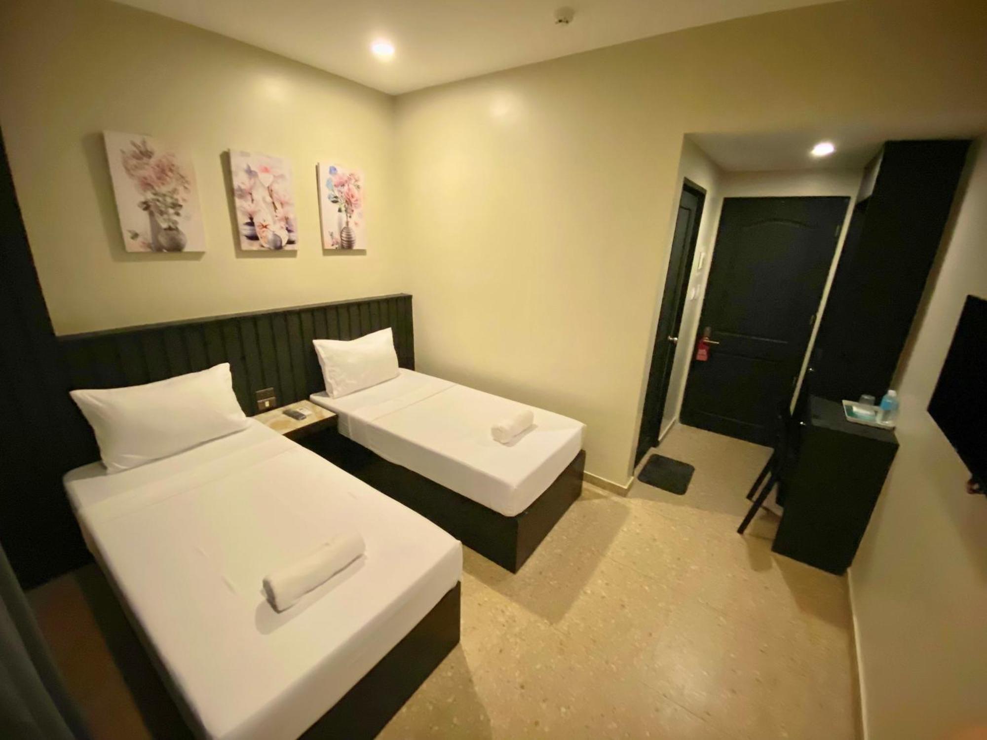 רוקסס סיטי Rudolfo Suites מראה חיצוני תמונה