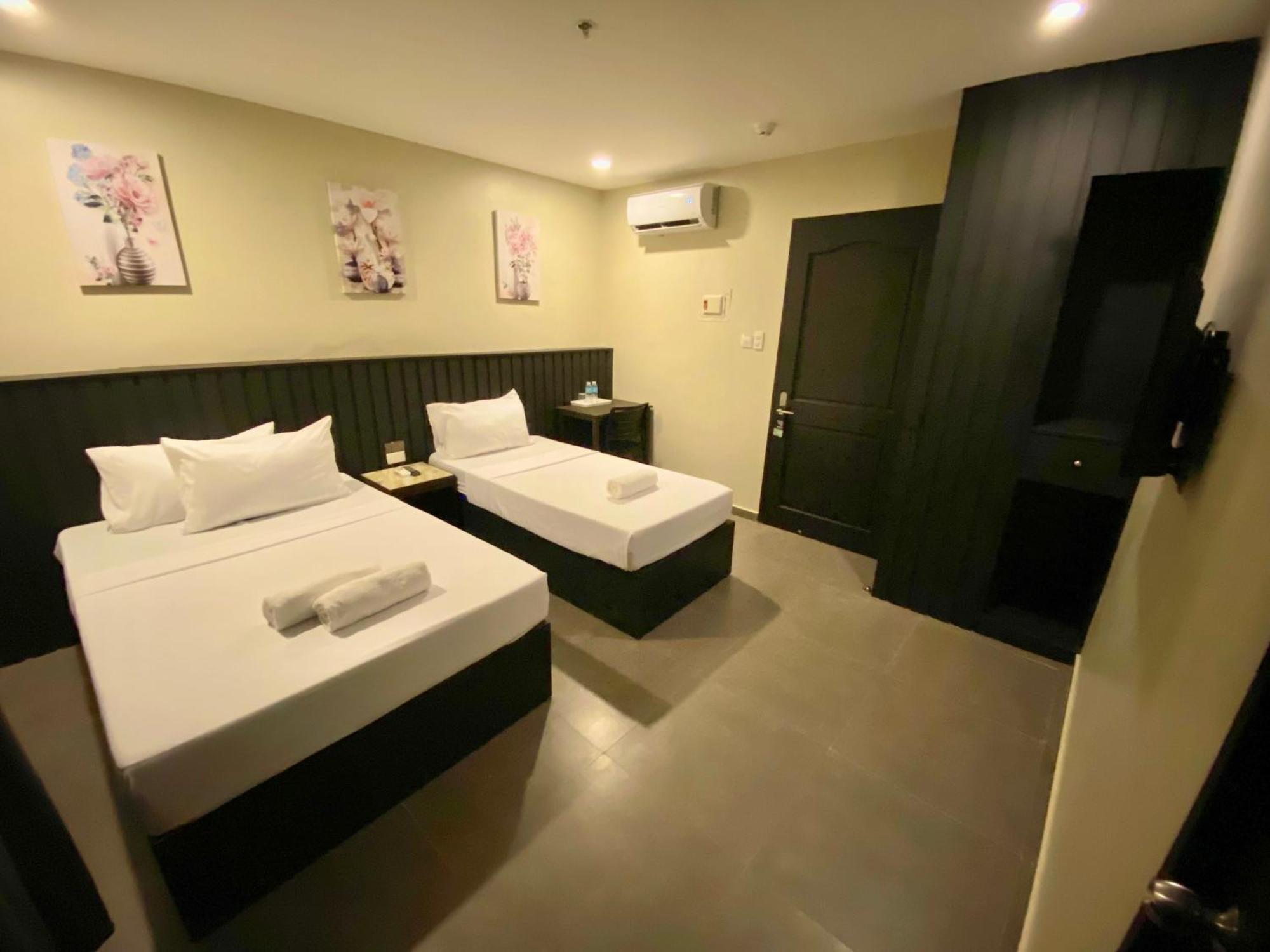 רוקסס סיטי Rudolfo Suites מראה חיצוני תמונה