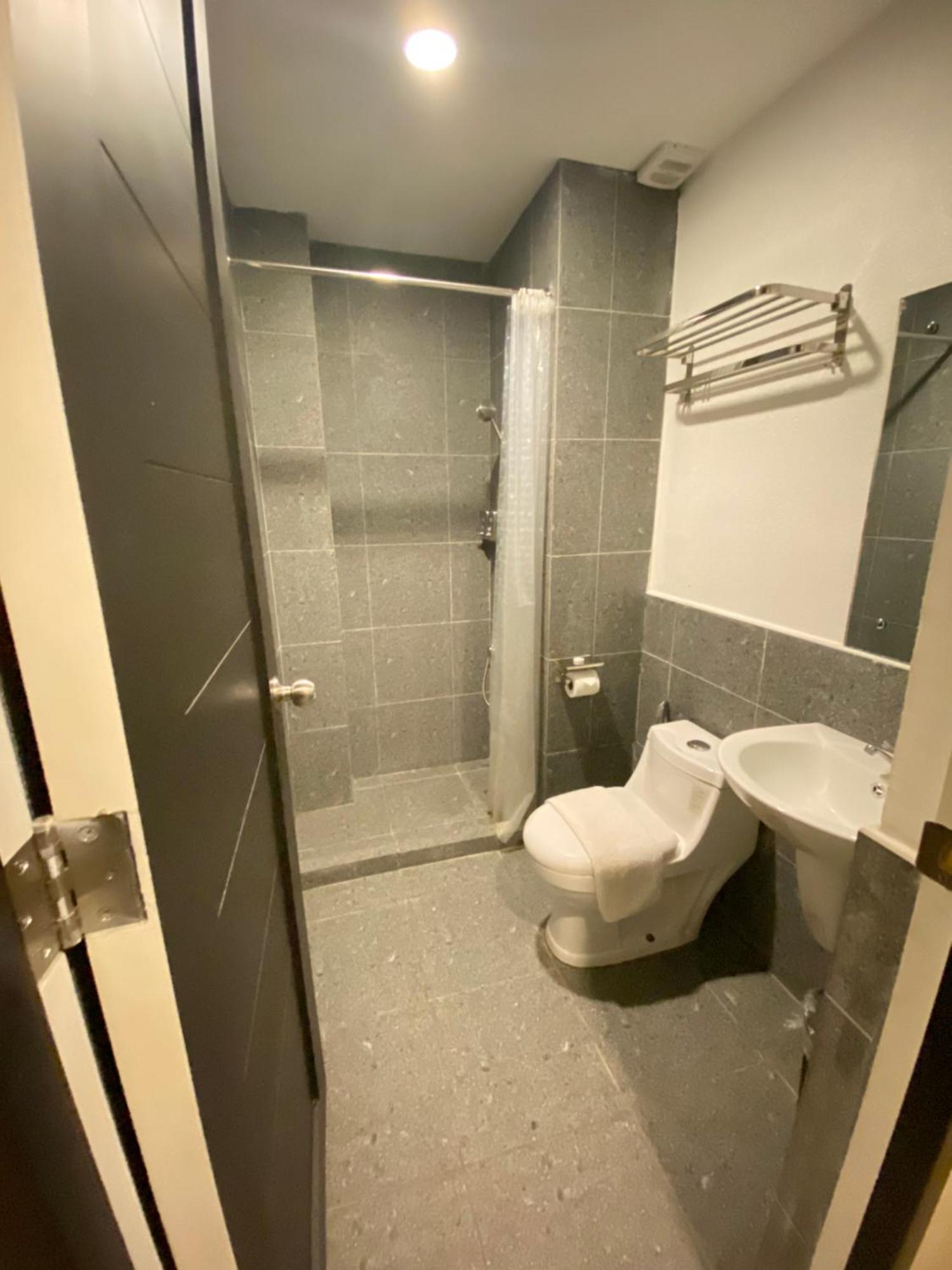 רוקסס סיטי Rudolfo Suites מראה חיצוני תמונה